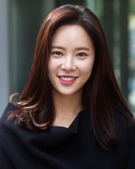 Hwang Jung Eum Exclusive Deal with Y1 Entertainment